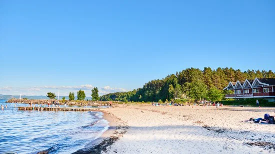 Vatten och strand vid Domsand i Habo